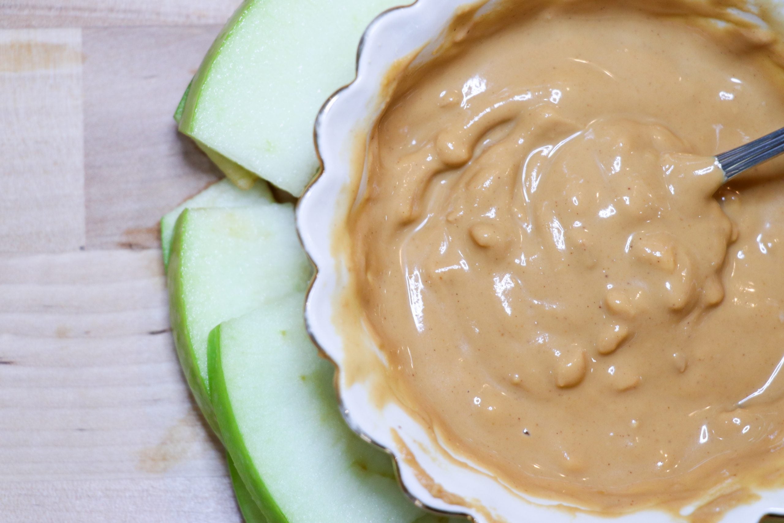 Apples & Crunchy Peanut Butter